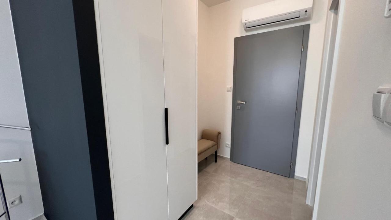 Air Conditioned 1 Room Apartment Vienna Gate, 2 Bratislava Exterior photo